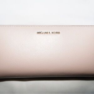❌SOLD❌ Michael Kors Women's Blush Wallet